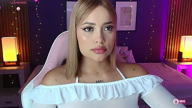 Snapshot of _meliblue chatting on October 6, 2025, 7:33 pm meliblue online show from October 6, 2025, 7:33 pm