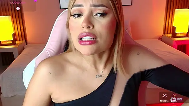 Snapshot of _meliblue chatting on November 10, 2025, 7:35 pm meliblue online show from November 10, 2025, 7:35 pm