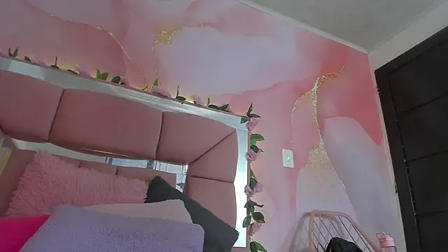 Mila grace  online show from June 26, 2026, 6:34 pm