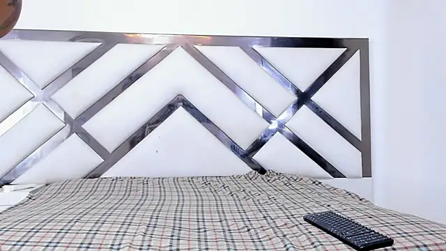 Snapshot of LadyandMaverick chatting on November 25, 2025, 4:23 am LadyandMaverick online show from November 25, 2025, 4:23 am