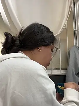 Alyha Cortes online show from November 20, 2025, 1:22 pm