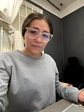 Alyha Cortes online show from January 17, 2026, 1:05 pm