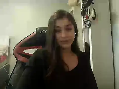 Snapshot of Becca_B chatting on November 22, 2025, 7:46 pm Becca B online show from November 22, 2025, 7:46 pm