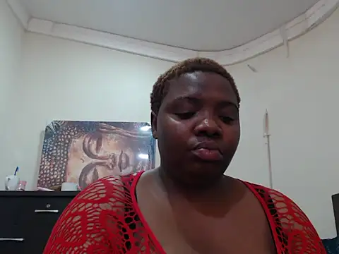 Snapshot of VoluptuousXX5 chatting on September 23, 2025, 7:33 am VoluptuousXX5 online show from September 23, 2025, 7:33 am