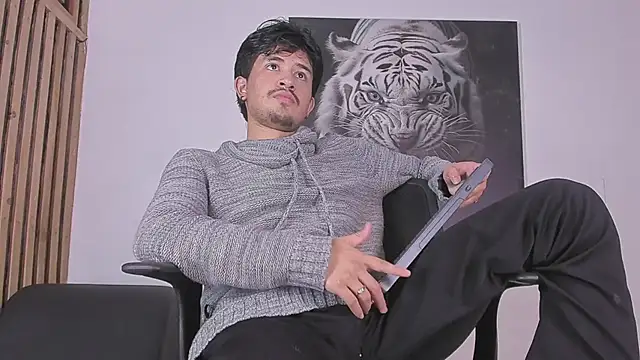 Snapshot of DimitriDeluxe chatting on October 16, 2025, 7:48 pm DimitriDeluxe online show from October 16, 2025, 7:48 pm