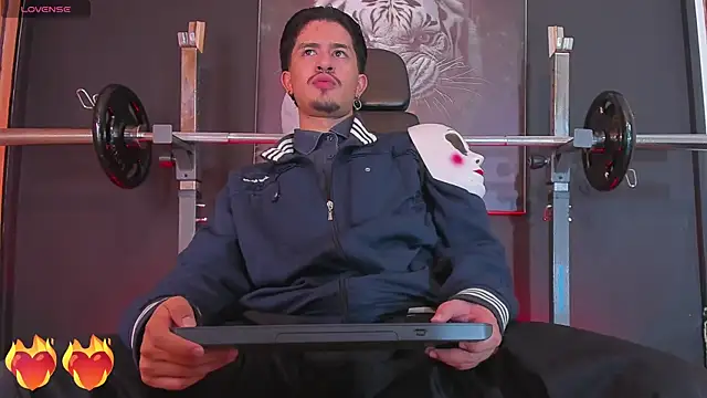 Snapshot of DimitriDeluxe chatting on November 1, 2025, 8:11 pm DimitriDeluxe online show from November 1, 2025, 8:11 pm