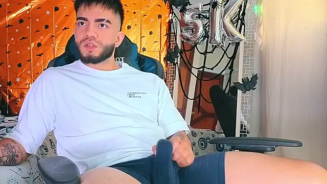 Snapshot of King_Draven3 chatting on October 22, 2025, 7:24 pm King Draven3 online show from October 22, 2025, 7:24 pm