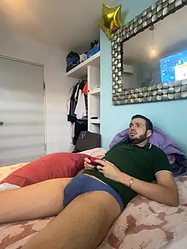 Alexitho25 online show from July 5, 2026, 8:05 pm