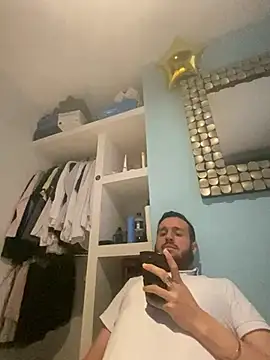 Alexitho25 online show from July 17, 2026, 9:41 pm