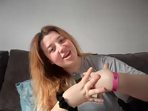 curvy rosie69 online show from June 1, 2026, 11:12 am