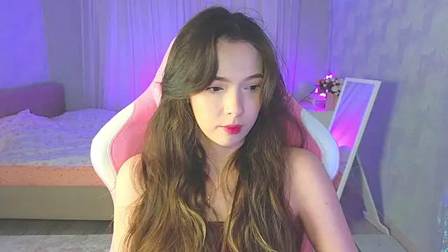 Snapshot of yuna_sunshy chatting on November 21, 2025, 12:43 am yuna sunshy online show from November 21, 2025, 12:43 am