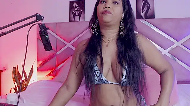 Snapshot of sofia_07 chatting on October 7, 2025, 7:44 pm sofia 07 online show from October 7, 2025, 7:44 pm