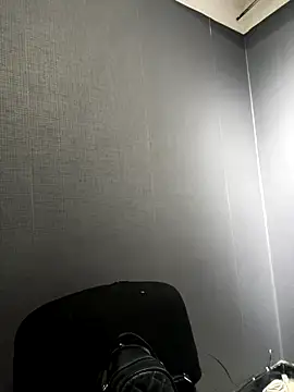 Emily Rivers  online show from October 17, 2025, 1:03 pm