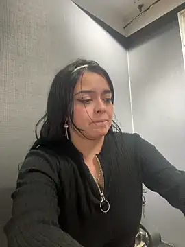 Emily Rivers  online show from November 15, 2025, 12:08 am