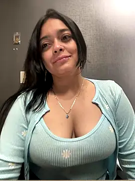 Emily Rivers  online show from November 17, 2025, 2:56 pm