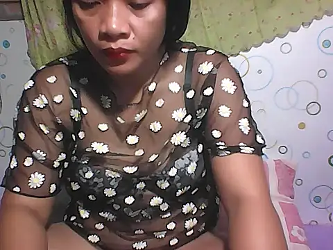 Snapshot of HottyElle chatting on June 24, 2026, 2:38 pm HottyElle online show from June 24, 2026, 2:38 pm