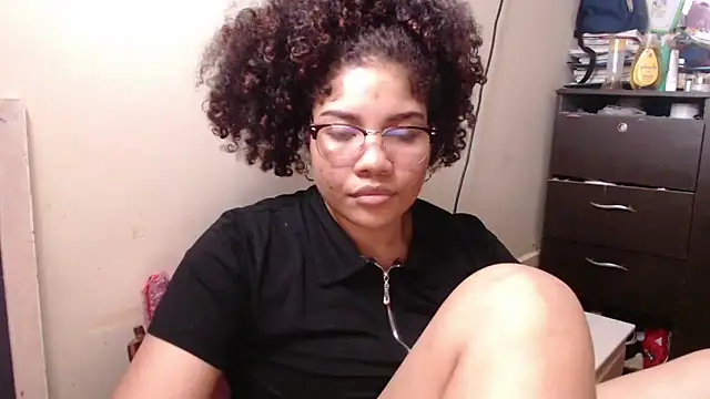 Snapshot of madelene chatting on December 5, 2024, 2:31 am madelene online show from December 5, 2024, 2:31 am