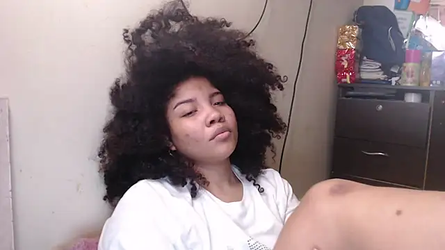 Snapshot of madelene chatting on December 10, 2024, 11:54 am madelene online show from December 10, 2024, 11:54 am