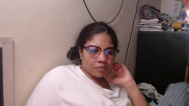 Snapshot of madelene chatting on February 12, 2025, 1:41 am madelene online show from February 12, 2025, 1:41 am