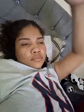 Snapshot of madelene chatting on February 24, 2025, 11:54 am madelene online show from February 24, 2025, 11:54 am