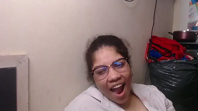 Snapshot of madelene chatting on March 1, 2025, 1:22 am madelene online show from March 1, 2025, 1:22 am