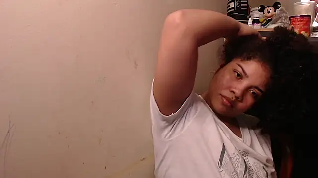 Snapshot of madelene chatting on October 13, 2025, 3:39 am madelene online show from October 13, 2025, 3:39 am