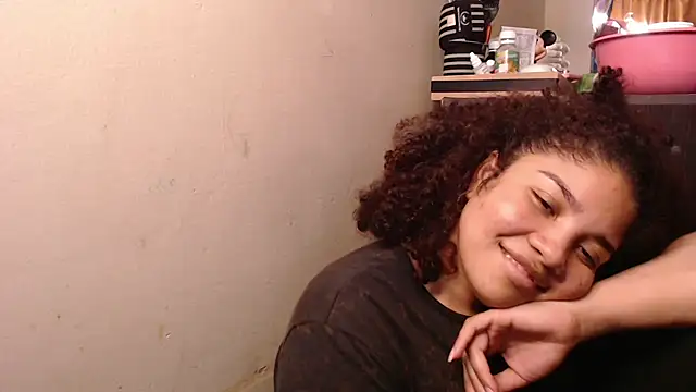 Snapshot of madelene chatting on October 14, 2025, 2:23 am madelene online show from October 14, 2025, 2:23 am