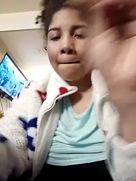 Snapshot of madelene chatting on October 15, 2025, 12:33 am madelene online show from October 15, 2025, 12:33 am