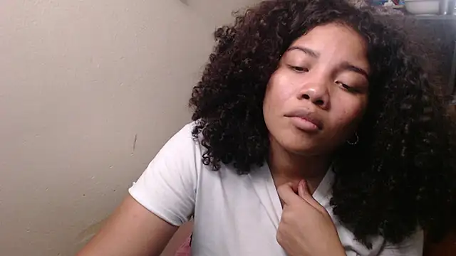 madelene online show from April 23, 2026, 2:46 am