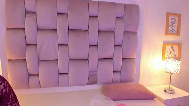 Snapshot of Dannika07 chatting on November 6, 2025, 3:29 am Dannika07 online show from November 6, 2025, 3:29 am