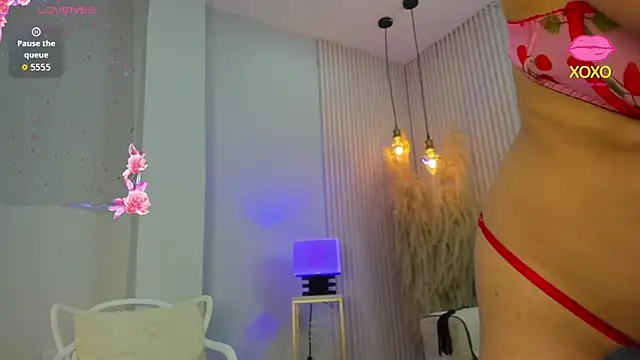 emma  rose1 online show from February 12, 2026, 7:42 pm