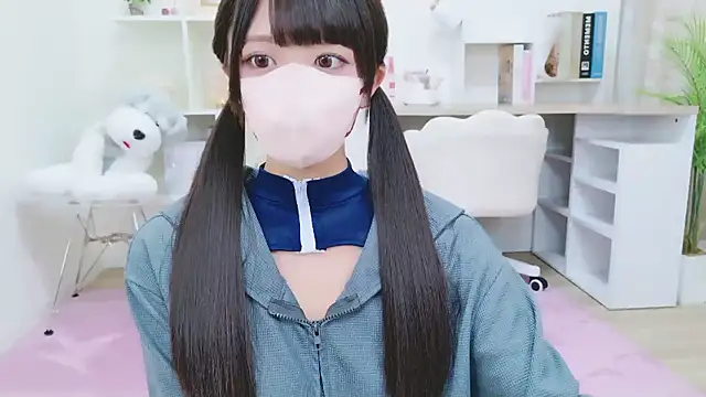 Snapshot of Reina_Fcup chatting on September 19, 2025, 10:38 am Reina Fcup online show from September 19, 2025, 10:38 am