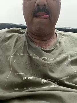 moonflower25 online show from February 11, 2026, 5:07 pm