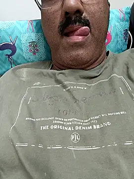 moonflower25 online show from February 19, 2026, 5:53 pm