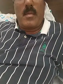Snapshot of moonflower25 chatting on July 8, 2026, 9:14 am moonflower25 online show from July 8, 2026, 9:14 am