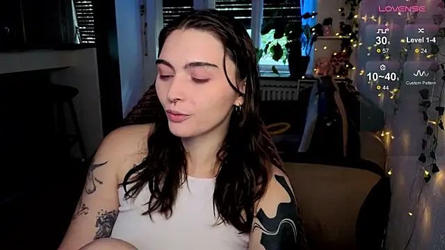 Snapshot of dorfmatratze__ chatting on October 2, 2025, 7:04 am dorfmatratze online show from October 2, 2025, 7:04 am