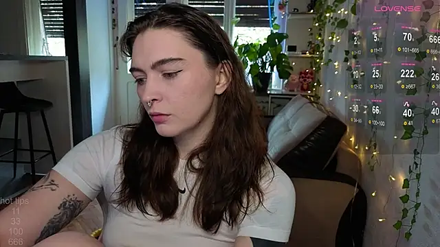 Snapshot of dorfmatratze__ chatting on November 4, 2025, 6:56 am dorfmatratze online show from November 4, 2025, 6:56 am