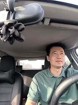 huanhuanaaaaa online show from April 27, 2026, 8:34 am