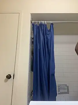 Snapshot of ThickDic28 chatting on September 30, 2025, 6:51 am ThickDic28 online show from September 30, 2025, 6:51 am