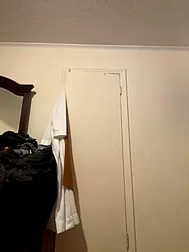 Snapshot of ThickDic28 chatting on October 18, 2025, 1:41 am ThickDic28 online show from October 18, 2025, 1:41 am