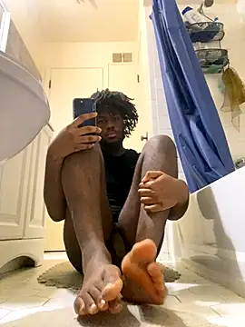 Snapshot of ThickDic28 chatting on October 28, 2025, 11:18 pm ThickDic28 online show from October 28, 2025, 11:18 pm