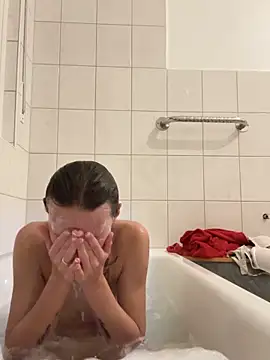 Snapshot of Emilia_Mausi chatting on October 7, 2025, 7:33 pm Emilia Mausi online show from October 7, 2025, 7:33 pm