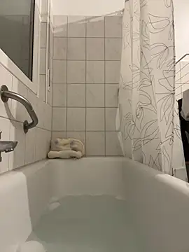 Snapshot of Emilia_Mausi chatting on November 28, 2025, 8:55 pm Emilia Mausi online show from November 28, 2025, 8:55 pm