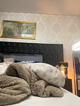 Snapshot of Emilia_Mausi chatting on December 4, 2025, 8:28 pm Emilia Mausi online show from December 4, 2025, 8:28 pm