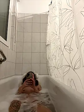 Snapshot of Emilia_Mausi chatting on January 13, 2026, 7:30 pm Emilia Mausi online show from January 13, 2026, 7:30 pm