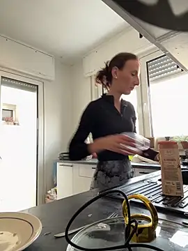 Snapshot of Emilia_Mausi chatting on March 9, 2026, 1:04 pm Emilia Mausi online show from March 9, 2026, 1:04 pm