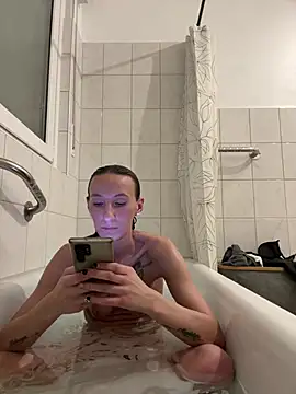 Snapshot of Emilia_Mausi chatting on March 11, 2026, 8:15 pm Emilia Mausi online show from March 11, 2026, 8:15 pm