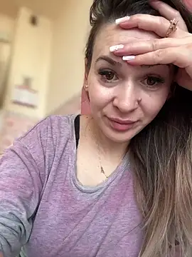 iSelena online show from March 3, 2026, 9:15 am