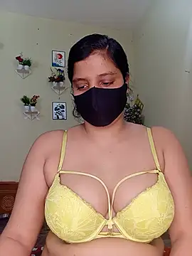 Rose-luckey online show from July 28, 2026, 1:43 pm