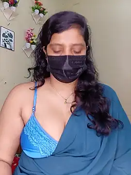 Rose-luckey online show from July 30, 2026, 7:02 pm